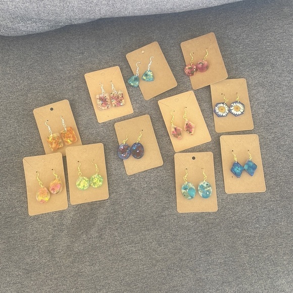 #104 Small Pressed Flower Earrings - Picture 5 of 11